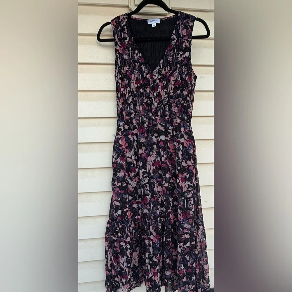 Evereve Floral Smocked Sleeveless Midi Dress Purple/Pink/Blue Size Small - Picture 11 of 11